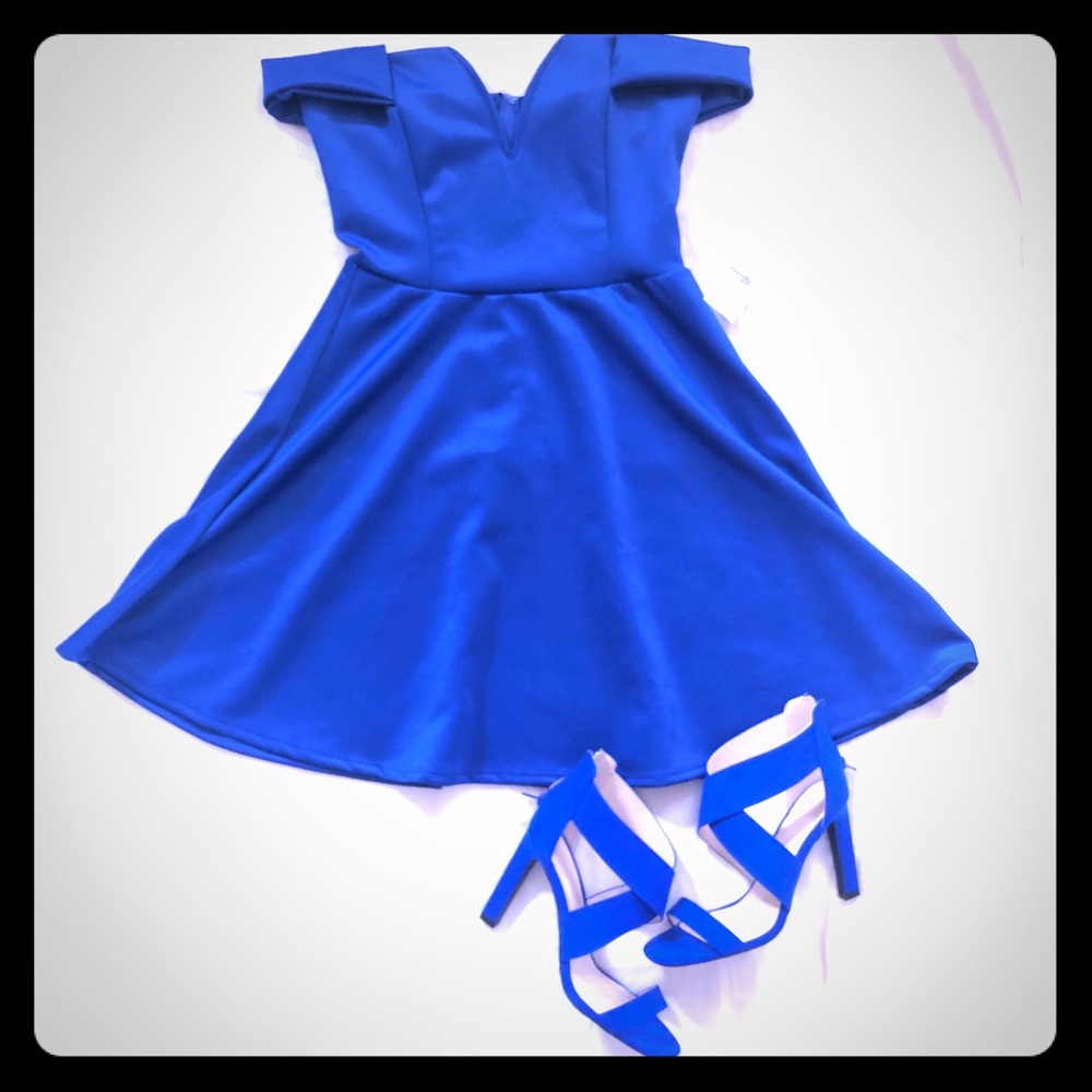 Gorgeous royal blue dress Size Large